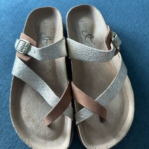 Size 38/7 brand new Italian made Bos and co. sandals. Tan and gold